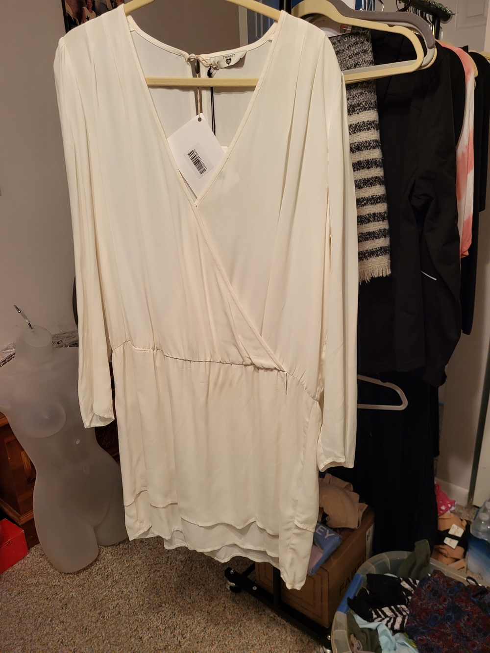 TwinSet Cream V-Neck Long Sleeve Dress 23"w X 36"l Sleeve 26"